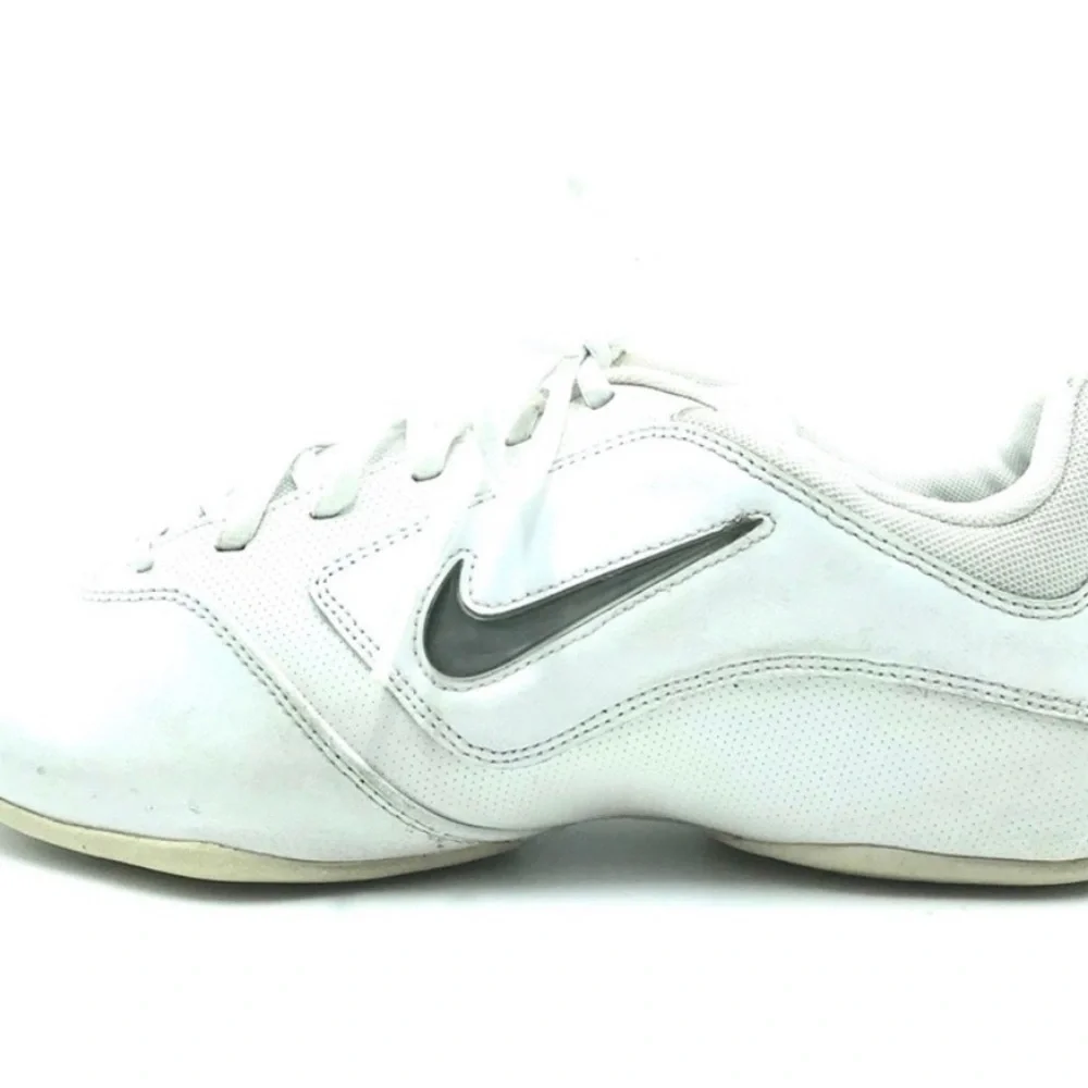 Nike Women's White and Gray Running Shoes